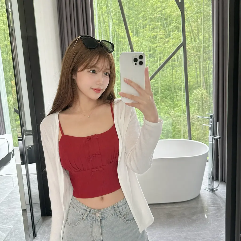 Selfie miroir dans une salle de bains luxueuse